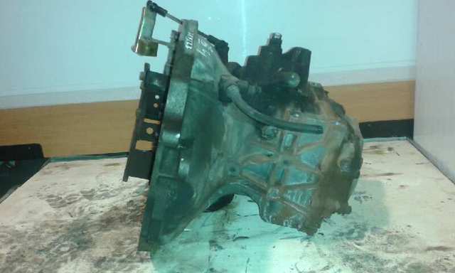 Mechaniczna skrzynia biegów w komplecie 96344248 GM