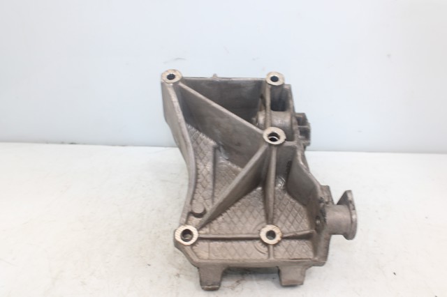 Wspornik alternatora Peugeot 206 2A/C