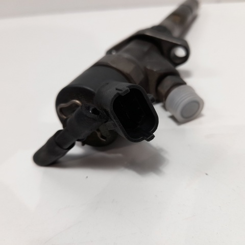 Wtryskiwacz paliwa 9637277980 PEUGEOT