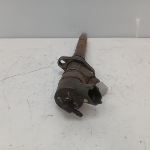 Wtryskiwacz paliwa 9637277980 PEUGEOT