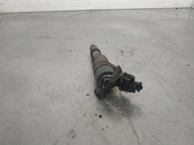 Wtryskiwacz paliwa 9637536080 PEUGEOT