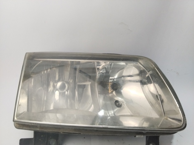 Reflektor prawy 96383200 VAG