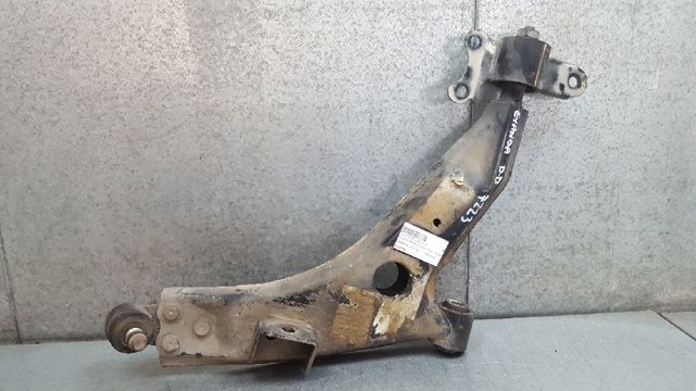 Wahacz zawieszenia przedniego dolny prawy 96389492 GM