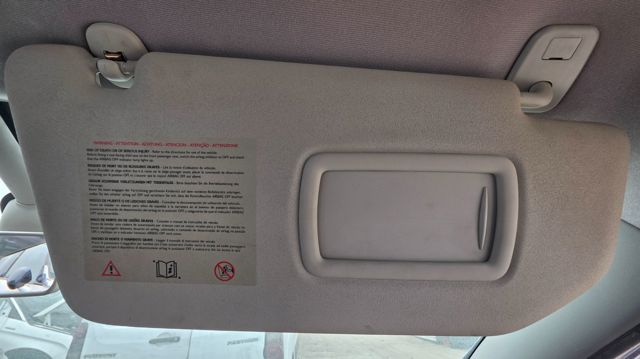 Osłona przeciwsłoneczna 964009823R RENAULT