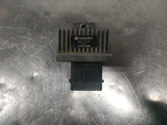 Przekaźnik świec żarowych 9640469680 PEUGEOT