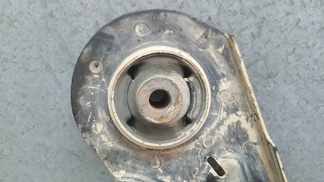 Wahacz zawieszenia przedniego dolny lewy 96415063 GM