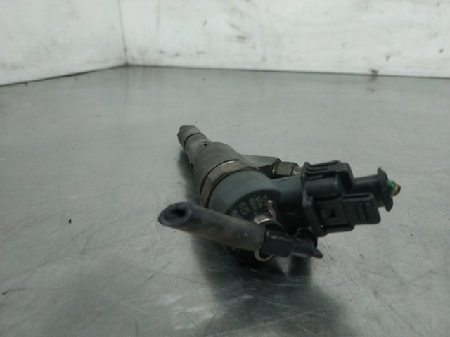 Wtryskiwacz paliwa 9641742880 PEUGEOT