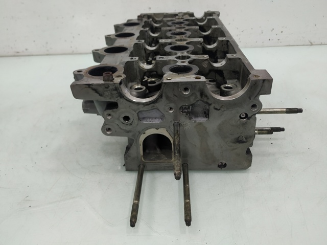 Głowica cylindrów 9641752610 PEUGEOT