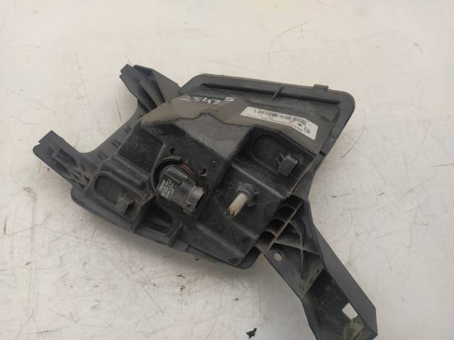 Lampa przeciwmgielna lewa 9641945680 PEUGEOT