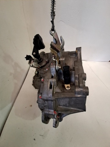 Mechaniczna skrzynia biegów w komplecie 96420025 GM