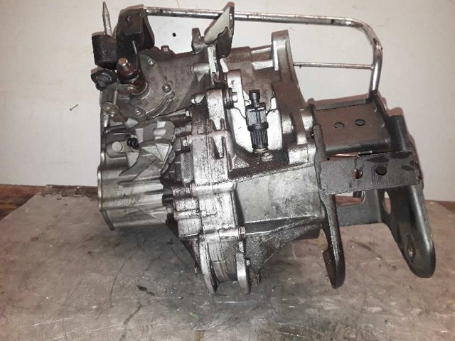 Mechaniczna skrzynia biegów w komplecie 96420073 GM