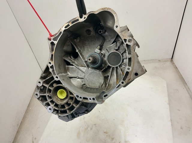 Mechaniczna skrzynia biegów w komplecie 96420073 GM
