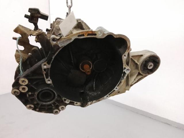 Mechaniczna skrzynia biegów w komplecie 96420073 OPEL
