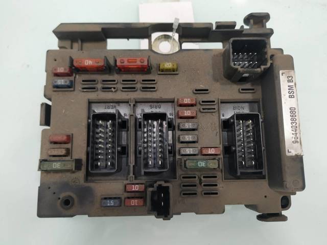 Skrzynka bezpieczników 9644038680 PEUGEOT