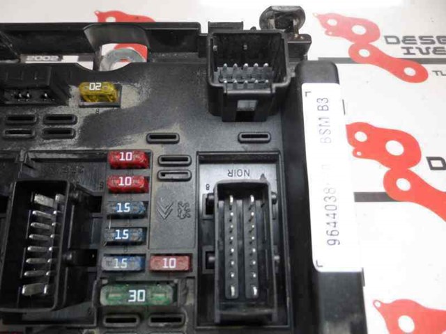 Skrzynka bezpieczników 9644038680 PEUGEOT