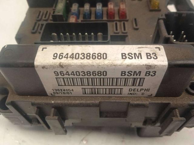 Skrzynka bezpieczników 9644038680 PEUGEOT