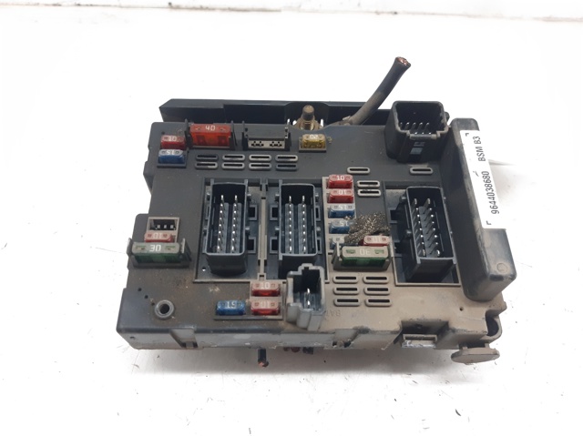 Skrzynka bezpieczników 9644038680 PEUGEOT