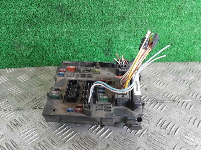 Skrzynka bezpieczników 9644038680 PEUGEOT