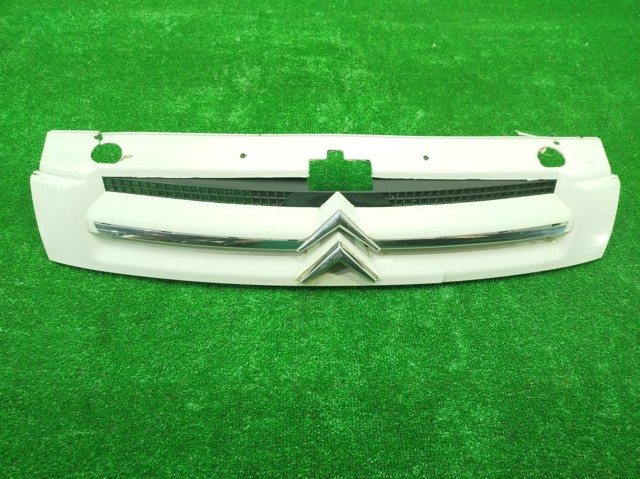 Atrapa chłodnicy 9644758177 PEUGEOT