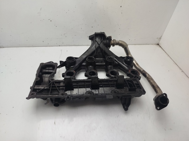 Pokrywa zaworowa 9645977980 PEUGEOT