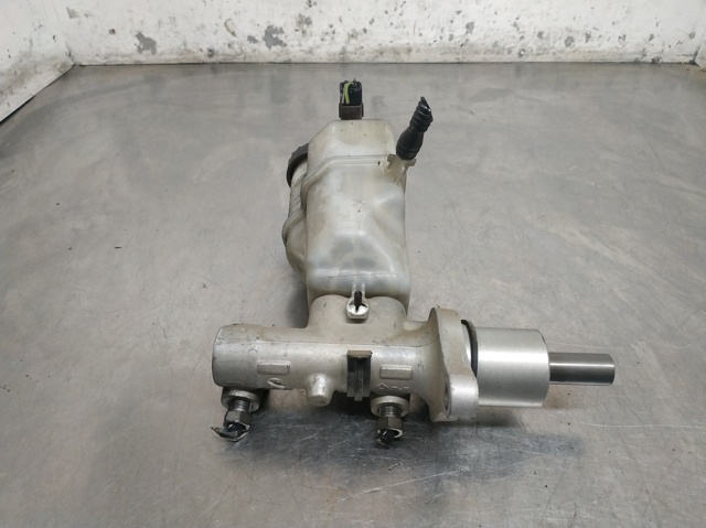 Główny cylinder hamulców 9646980980 PEUGEOT