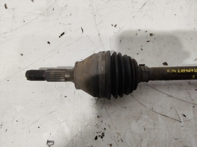 Półoś napędowa przednia prawa 9647106880 PEUGEOT