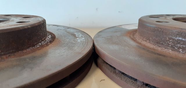 Tarcza hamulcowa przednia 96471274 GM