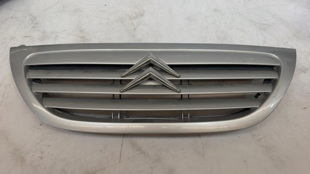 Atrapa chłodnicy 9647156577 PEUGEOT