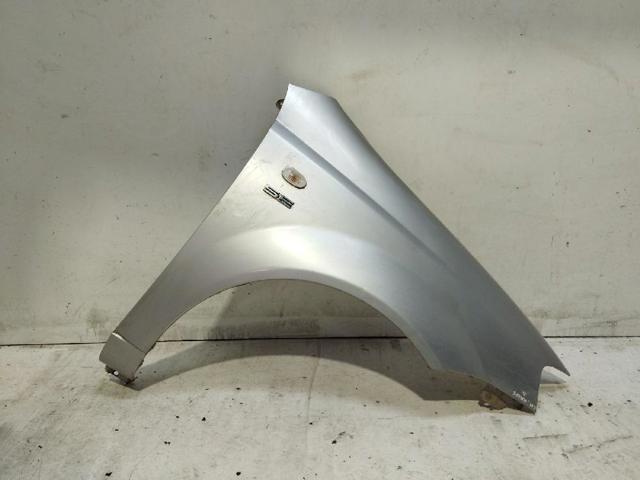 Błotnik przedni prawy 96476680 GM