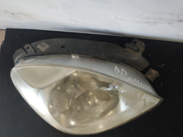 Reflektor prawy 9649557380 PEUGEOT