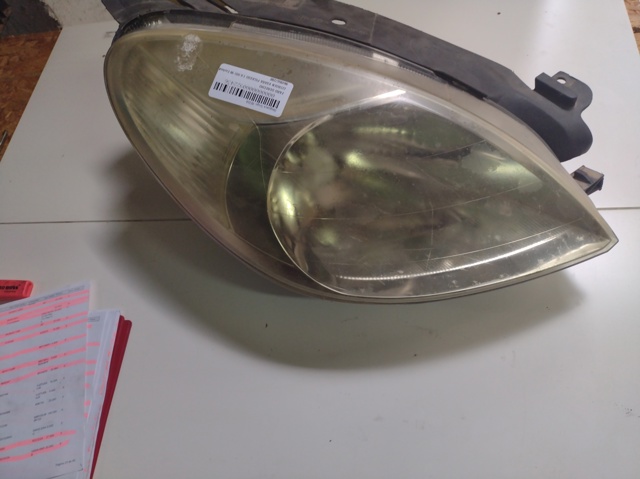Reflektor prawy 9649557380 PEUGEOT