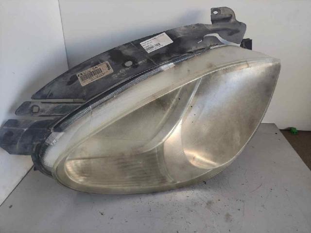 Reflektor prawy 9649557380 PEUGEOT
