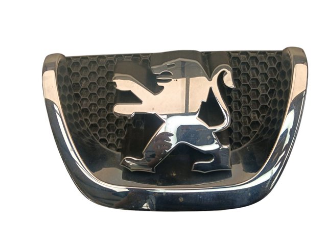 Emblemat na zderzak przedni 9649670480 PEUGEOT