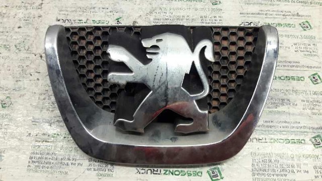 Emblemat na zderzak przedni 9649670480 PEUGEOT