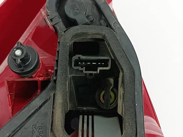 Lampa zespolona tylna prawa 9649986580 PEUGEOT