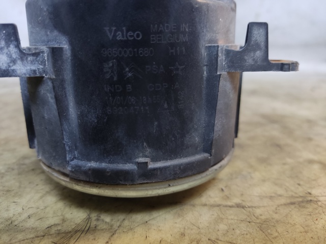 Lampa przeciwmgielna lewa/prawa 9650001680 PEUGEOT