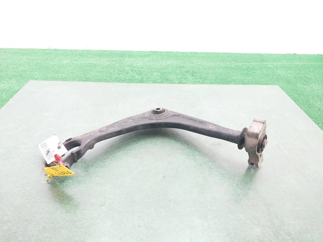 Wahacz zawieszenia przedniego dolny prawy 9650254880 PEUGEOT