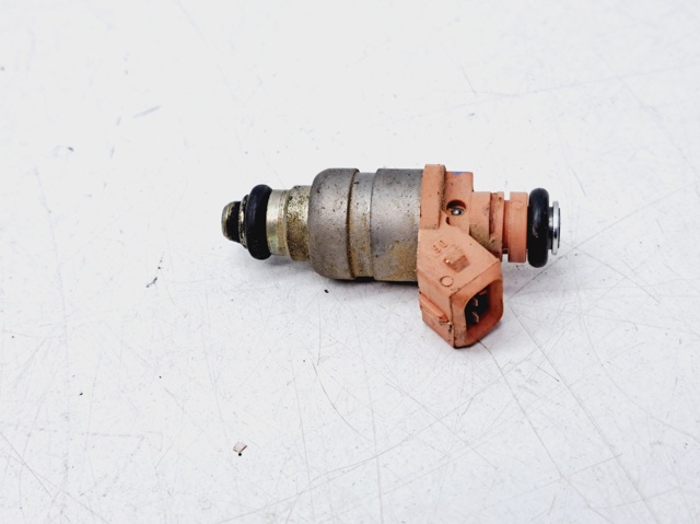 Wtryskiwacz paliwa 96518620 GM