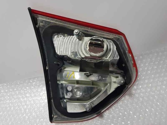 Lampa zespolona tylna prawa wewnętrzna 9653547677 PEUGEOT