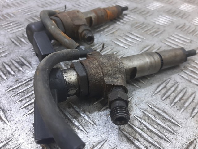 Wtryskiwacz paliwa 9654551080 PEUGEOT