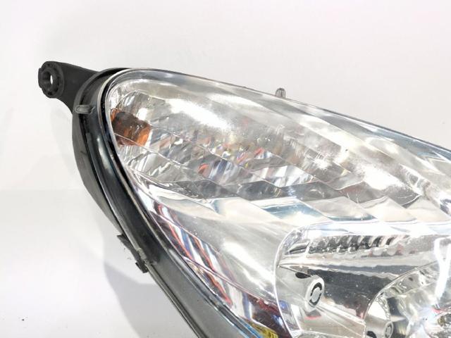 Reflektor prawy Peugeot 607 9D, 9U