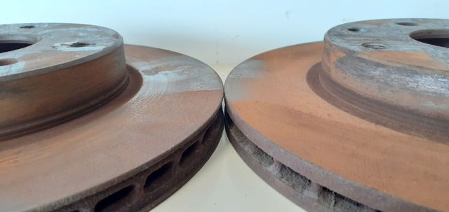 Tarcza hamulcowa przednia 96549782 GM