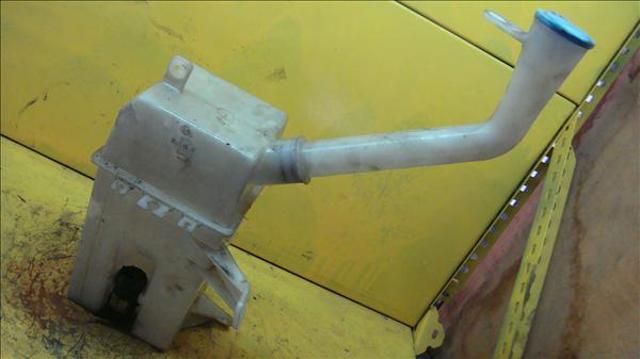 Zbiorniczek spryskiwacza szyb 96550797 GM