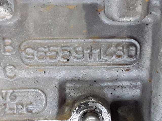 Głowica cylindrów 9655911480 PEUGEOT