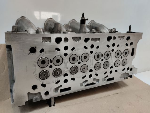 Głowica cylindrów 9655911480 PEUGEOT