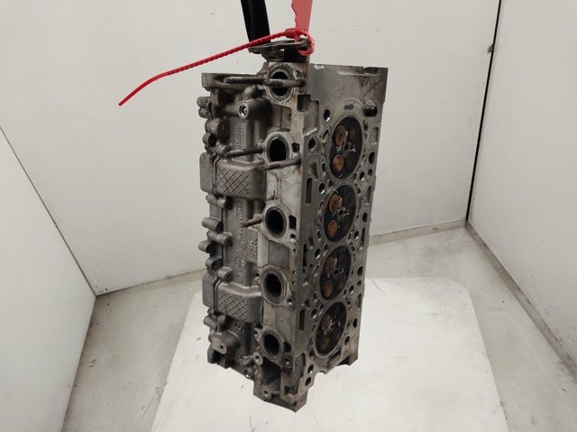 Głowica cylindrów 9655911480 PEUGEOT