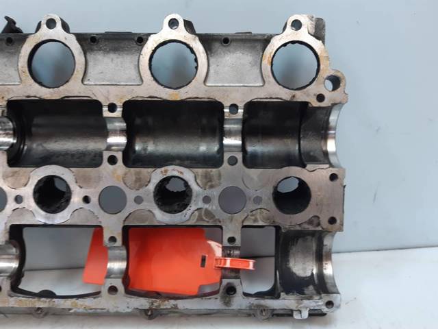 Głowica cylindrów 9656823180 FORD