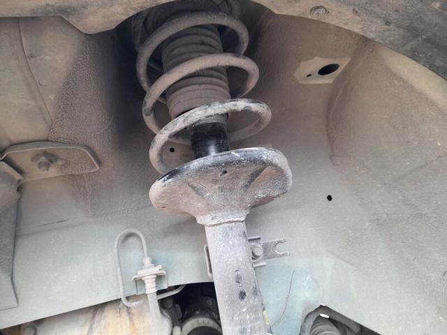 Amortyzator przedni lewy 96586885 GM