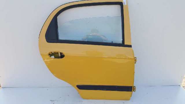 Kupić Drzwi tylne prawe Chevrolet Spark (Matiz)  M200, M250 w dobrej cenie