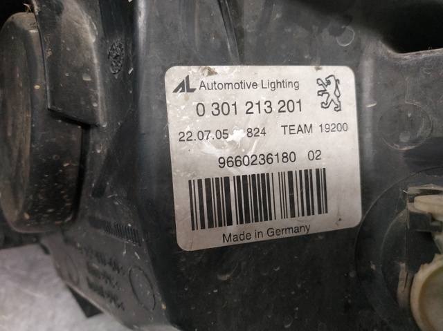 Reflektor lewy 9660236180 PEUGEOT